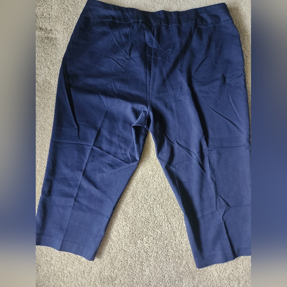 Croft & Barrow Navy Blue Capri Size 20W - Picture 3 of 3
